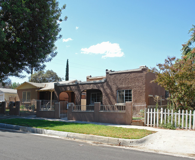 710 S Joy St in Corona, CA - Foto de edificio - Building Photo