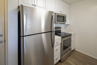 Villa Temecula Apartments in San Diego, CA - Building Photo - Building Photo