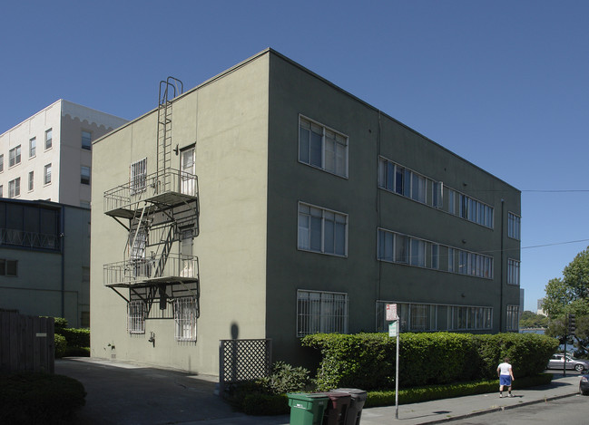 2150 Lakeshore Ave in Oakland, CA - Building Photo - Building Photo