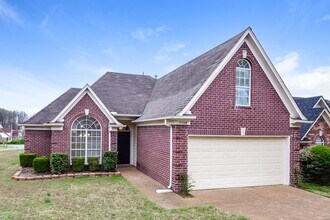 7248 Bridgefield Dr in Cordova, TN - Foto de edificio - Building Photo