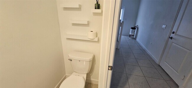 5010 SW 37th St in Pembroke Park, FL - Building Photo - Building Photo