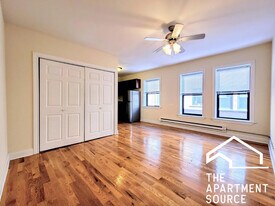 816 W Cornelia Ave, Unit 102 in Chicago, IL - Building Photo