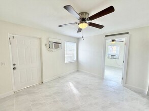 618 6th Ave in Marco Island, FL - Building Photo - Building Photo