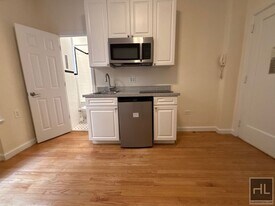 WEST 45 STREET, Unit 3N in New York, NY - Building Photo