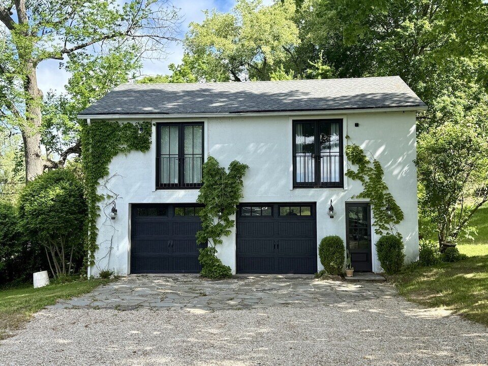 150 Millerton Rd in Sharon, CT - Building Photo
