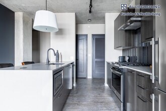 939 W Washington Blvd in Chicago, IL - Foto de edificio - Building Photo