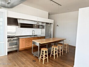 4080 Glencoe Ave in Marina Del Rey, CA - Building Photo - Building Photo
