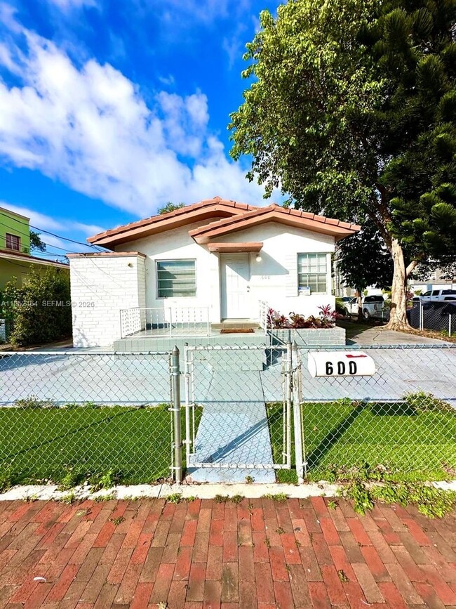 property at 600 SW 16th Ave