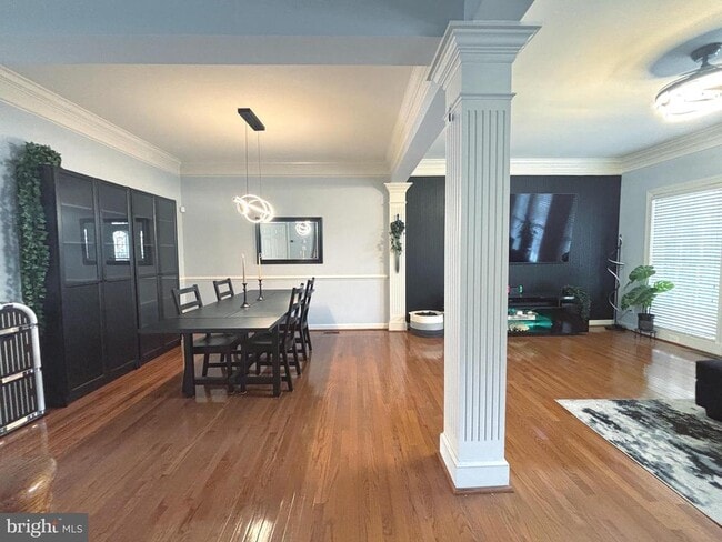 property at 3120 King Ln