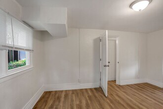 717 Kalb St SE-Unit -Unit B in Atlanta, GA - Building Photo - Building Photo