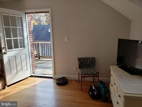 1227 N Utah St in Arlington, VA - Foto de edificio - Building Photo