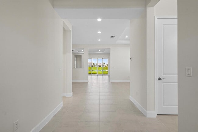 14184 Lace Bark Ln in Westlake, FL - Foto de edificio - Building Photo