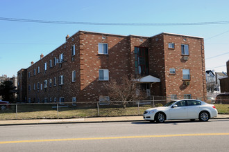 Godfrey Court in Philadelphia, PA - Building Photo - Building Photo