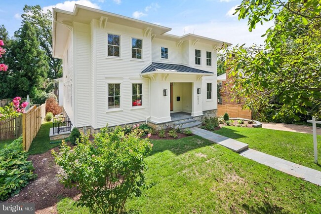 property at 5022 Cathedral Ave NW
