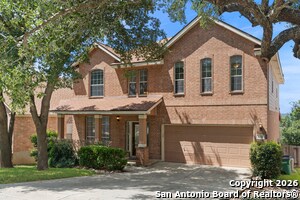 815 Windhurst in San Antonio, TX - Building Photo