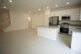 34217 Cinder Wy in Wesley Chapel, FL - Building Photo - Building Photo