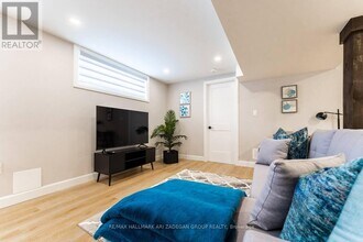 36 Cloke Ct in Hamilton, ON - Building Photo - Building Photo