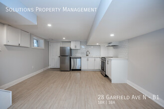 28 Garfield Av N in Hamilton, ON - Building Photo - Building Photo