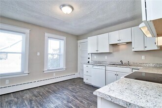 15 Diamond St in Plymouth, CT - Building Photo - Building Photo