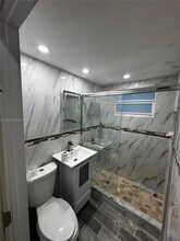 4730 Pine Tree Dr in Miami Beach, FL - Building Photo - Building Photo