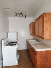 2025 Cheremoya Ave, Unit 101 in Los Angeles, CA - Foto de edificio - Building Photo