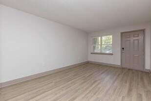 Sunrise Apartments in Nashville, TN - Building Photo