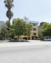 418 S Commonwealth Ave in Los Angeles, CA - Foto de edificio - Building Photo