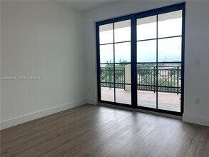 4100 Davie Rd in Davie, FL - Building Photo - Building Photo