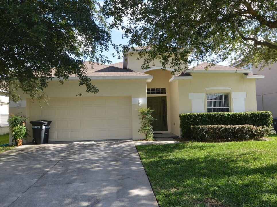 7719 Senjill Ct in Orlando, FL - Building Photo
