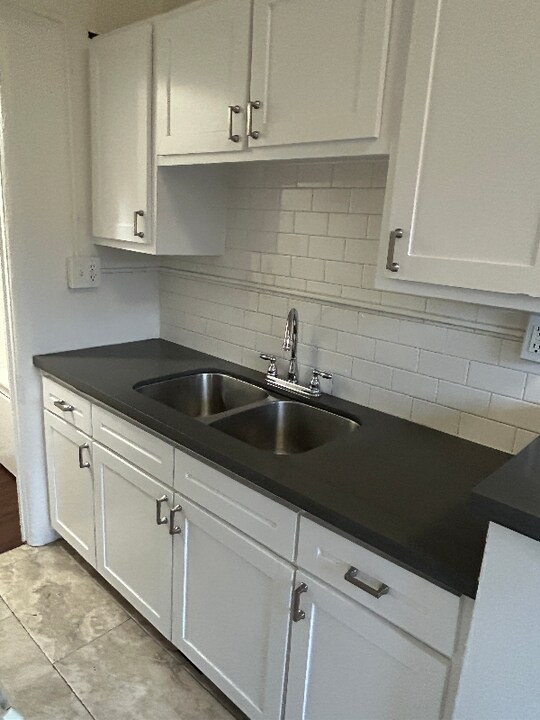 1845 N Gramercy Pl in Los Angeles, CA - Building Photo