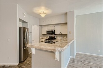 6201 E Lake Mead Blvd, Unit 112 in Las Vegas, NV - Building Photo - Building Photo