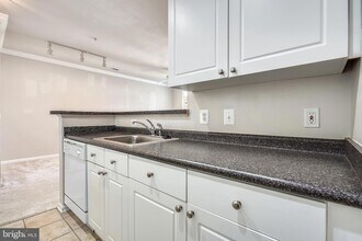 9486 Virginia Center Blvd, Unit 316 in Vienna, VA - Building Photo - Building Photo