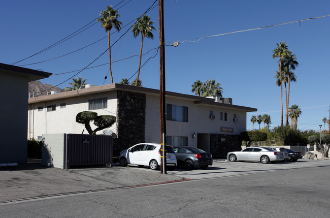 Olive Tree Apartments in Palm Springs, CA - Building Photo - Building Photo