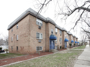 Renshaw Apartments in Chester, PA - Building Photo - Building Photo