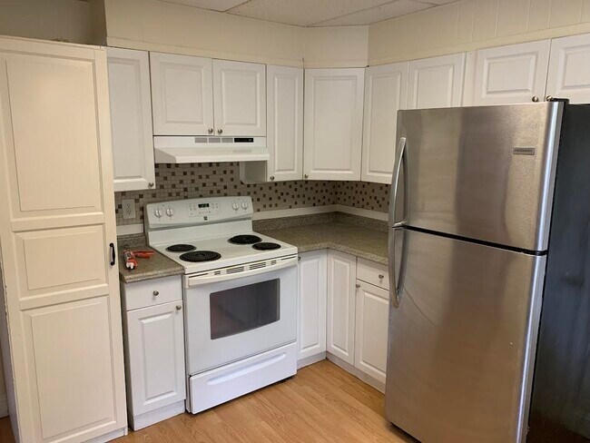 260 Foster St, Unit 2 in Boston, MA - Foto de edificio - Building Photo