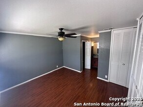 4231 Flint Hill St in San Antonio, TX - Building Photo - Building Photo