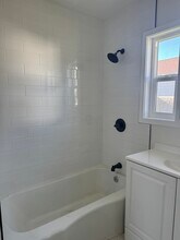 1005 N Buena Vista St, Unit 1007 in Burbank, CA - Foto de edificio - Building Photo