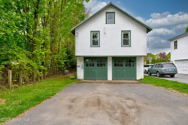 property at 21 Murphy Ln