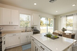 1453 Tristar Dr in Plant City, FL - Foto de edificio - Building Photo
