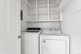 179 Bay Shore Ave in Long Beach, CA - Building Photo - Building Photo