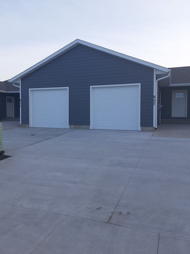 613 Liberty Park Dr in Box Elder, SD - Building Photo - Building Photo