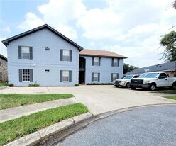 417 E Ulex Ave, Unit 4 in McAllen, TX - Building Photo