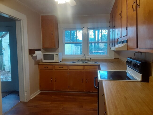 447 Johnson Ave in Monroeville, AL - Foto de edificio - Building Photo