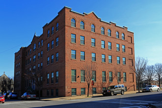 Oliver Plaza in Baltimore, MD - Building Photo - Building Photo