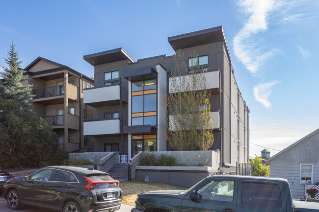 Parkhill II in Calgary, AB - Building Photo - Building Photo