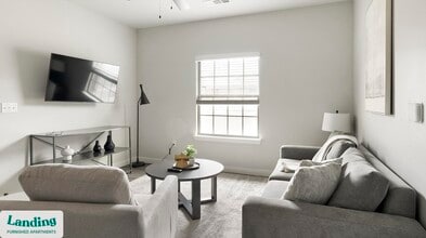 8200 Clarksprings Dr in Dallas, TX - Building Photo - Building Photo