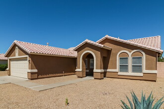 16274 W Jefferson St in Goodyear, AZ - Foto de edificio - Building Photo