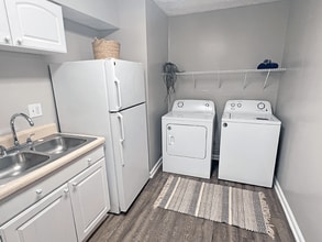 Pine Grove Apartments in Columbia, SC - Building Photo - Building Photo