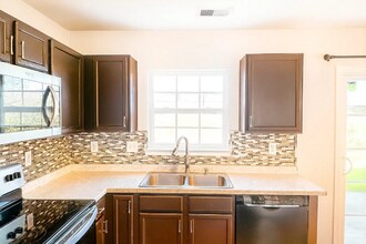 4831 Stowe Derby Dr in Charlotte, NC - Foto de edificio - Building Photo