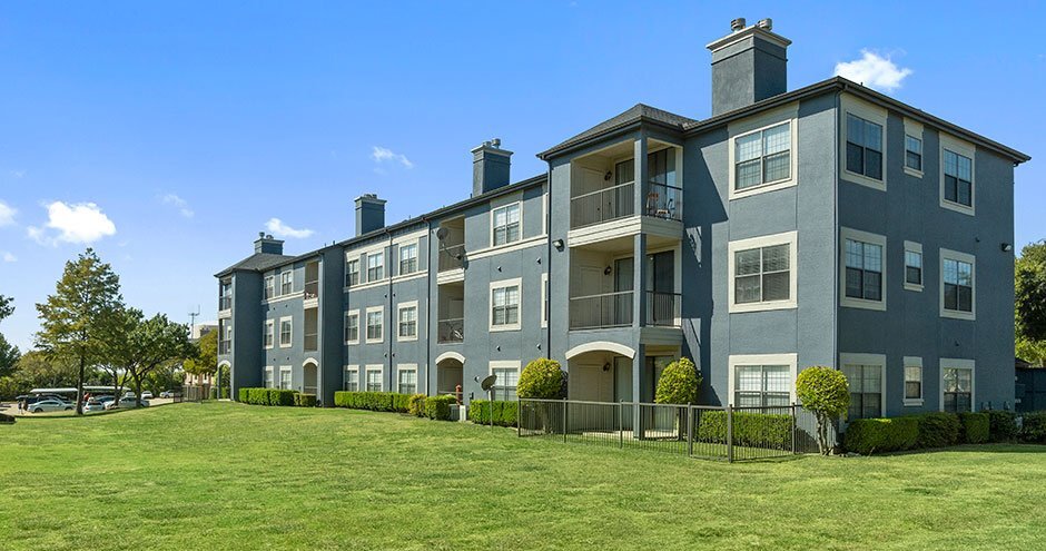 The Pearl on Frankford in Dallas, TX - Building Photo